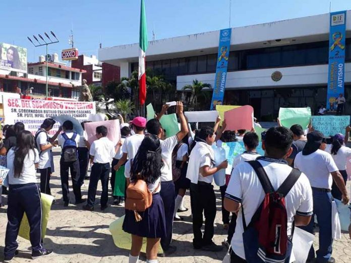 Protestan Exigiendo el Esclarecimiento de un Profesor Asesinado el Domingo