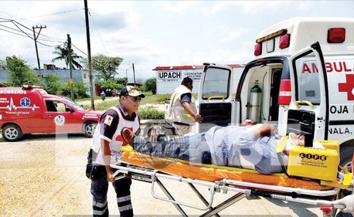 Un Muerto y 15 Heridos en Volcadura