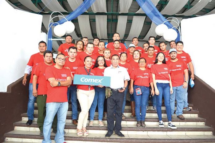 El staff COMEX celebró a los trabajadores de la brocha en el “Día del Pintor”