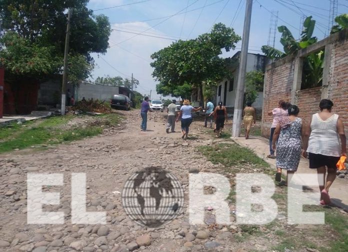 Denuncian Calles Intransitables en Colonia Santa Bárbara del Bosque