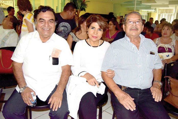 Manuel Márquez, Sarita de Martínez, Fernando Martínez.