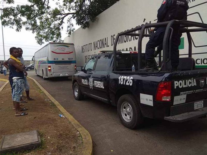 Deportan 93 Cubanos por Motín en Estación Migratoria “Siglo XXI”