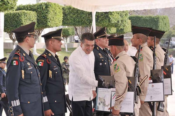 El Gobernador reconoció el ejemplo que impulsa el Ejército Mexicano, al preparar jóvenes con valores y principios en la salvaguarda de la ciudadanía.