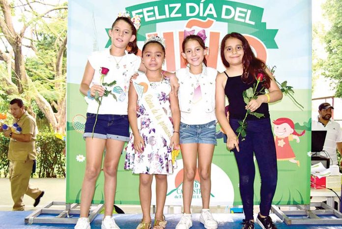 Danna Stivalet, Luna Gómez, Mía Stivalet, Ana Karen Bolaños, en el festejo del Día del Niño del Club Campestre.