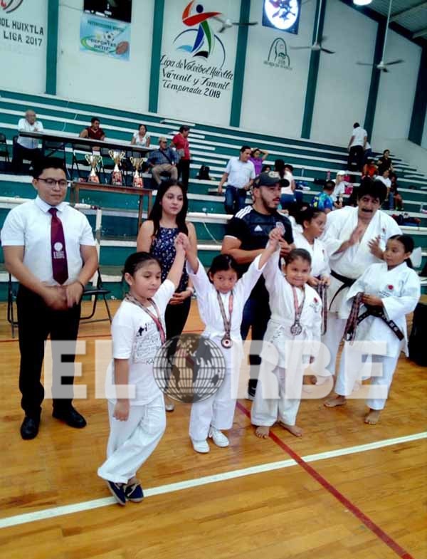 Karatecas Tapachultecos Obtienen Segundo Lugar