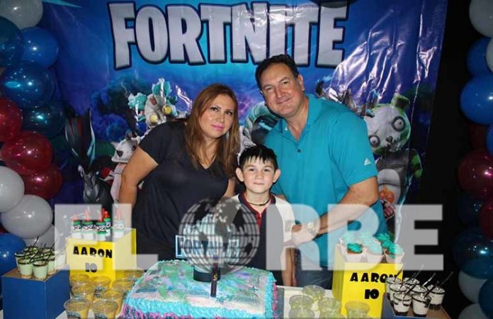 Farid Aguirre & Odette Henaine, festejaron a su heredero: celebraron a su hijo: Aarón Aguirre Henaine.