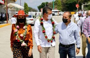 El Gobernador Rutilio Escandón, y el Director de El Orbe Enrique Zamora Cruz