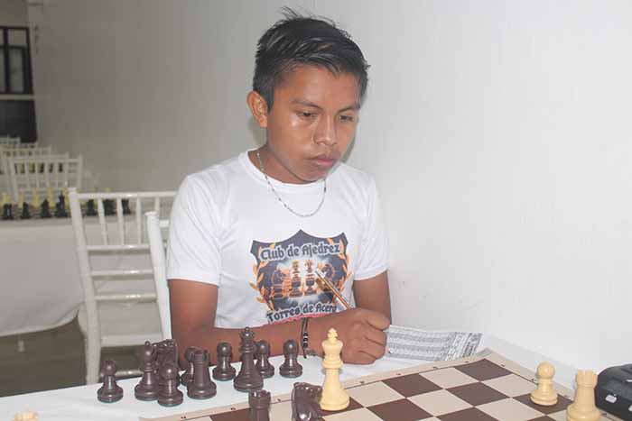 Huércal-Overa acerca el ajedrez a los vecinos con el I Torneo Primavera  Jaque Mate Pastor