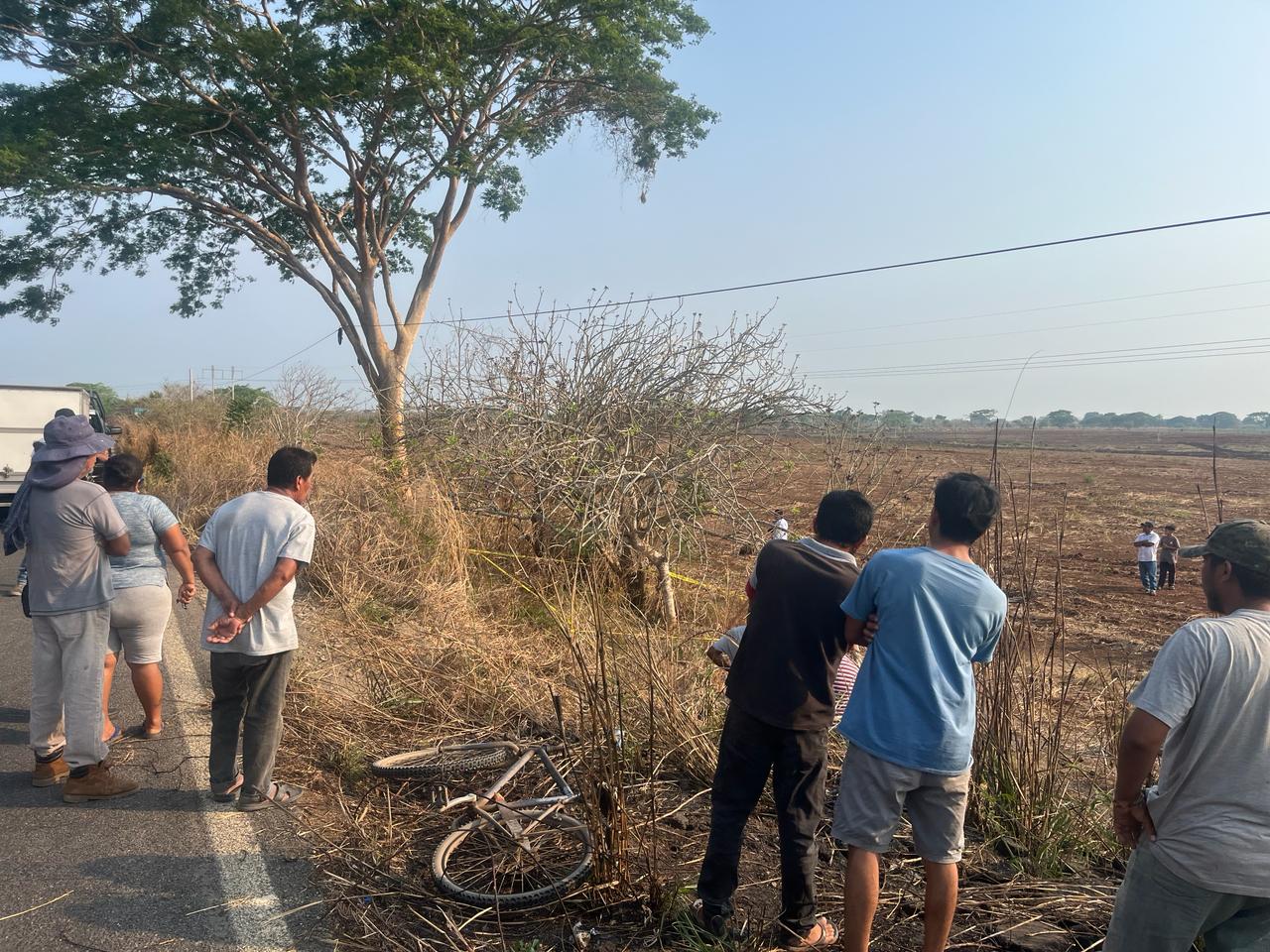 En el municipio de Suchiate, a la altura del Ejido 15 de Abril, una persona  del sexo masculino, que circulaba exceso de velocidad, a bordo de su  motocicleta, perdió el control y