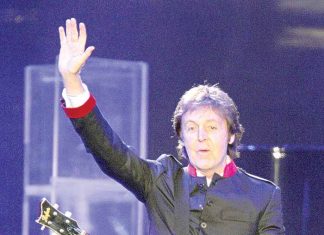 Paul McCartney Orgulloso de su Hija Stella en la Pasarela