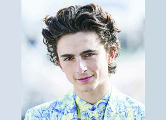 Gaten Matarazzo se Burla de Timothée Chalamet con el Ballet