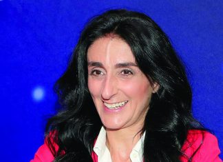 Bárbara Torres Causa Alarma Tras Desmayarse