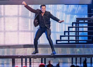 Chayanne Conquista el Auditorio con Baile, Sudor y Amor