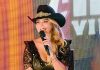 Alicia Villarreal Reúne a Varios Artistas en Noche Histórica