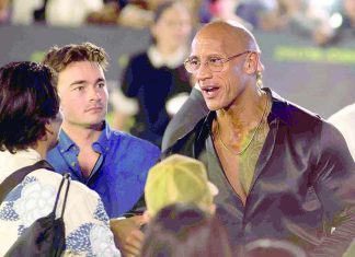 Policía Detiene a Dwayne Johnson por Vidrios Polarizados de su Auto