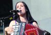 Usuarios Mantienen Críticas a Canción Mundialista de Julieta Venegas