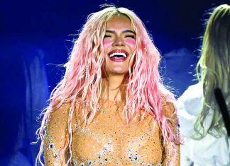 Karol G es Criticada por Petición al Nuevo Presidente de Colombia