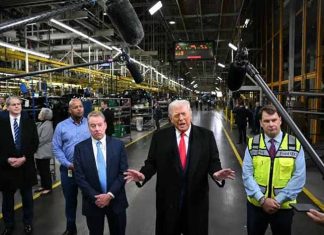 Trump Presume Salida de Empresas de México por Aranceles