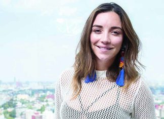 Regina Blandón se Libera en los Estadios de Grabación