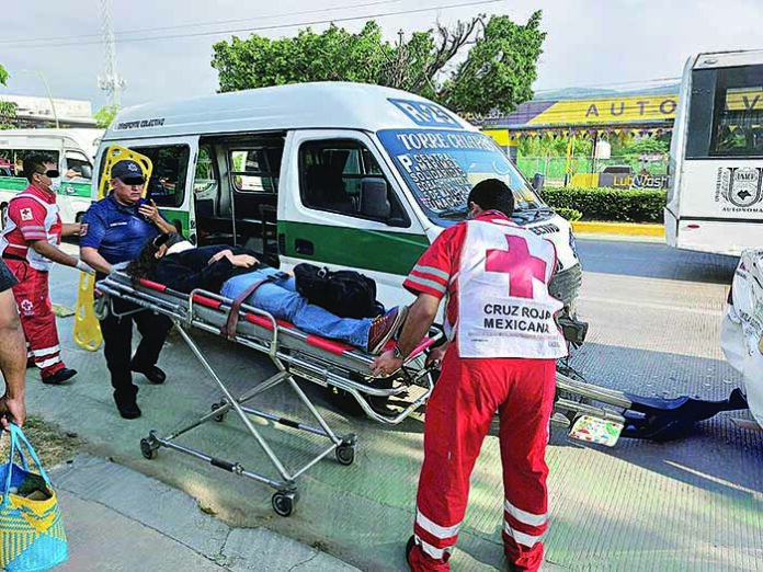 Pasajeros De Colectivo Resultaron Heridos En Choque - Periódico El Orbe.