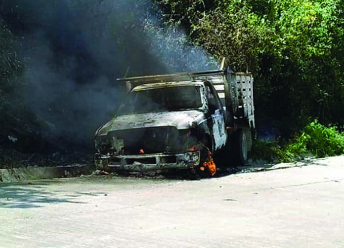 Por Poco Muere Quemado En Su Camioneta Periódico El Orbe